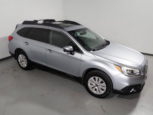 Used 2016 Subaru Outback 2.5i Premium image 12