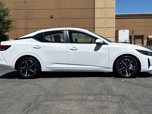 Used 2024 Nissan Sentra SV FWD image 10