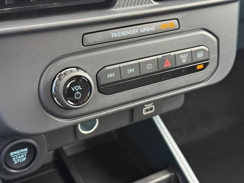 New 2025 Ford Maverick XLT image 26