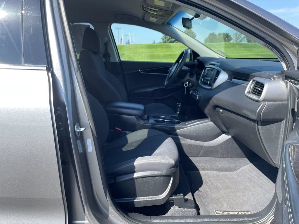 Used 2017 Kia Sorento AWD image 24