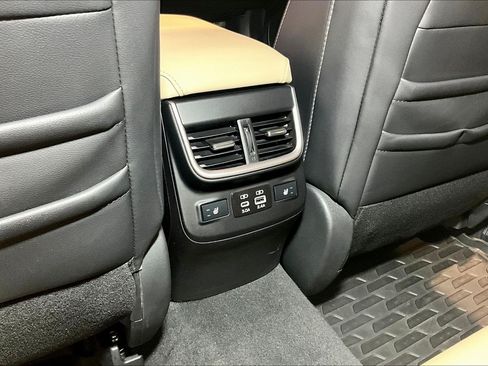 Used 2023 Subaru Outback Limited AWD/4WD image 11