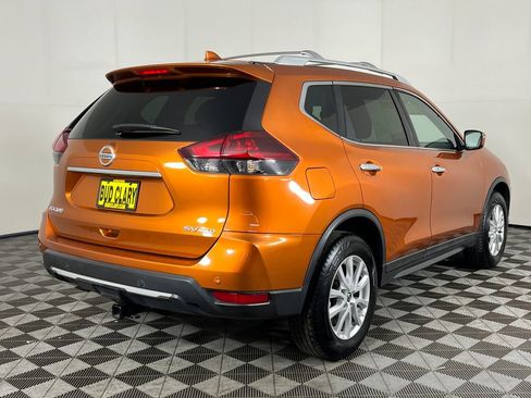 Used 2019 Nissan Rogue SV AWD/4WD image 6