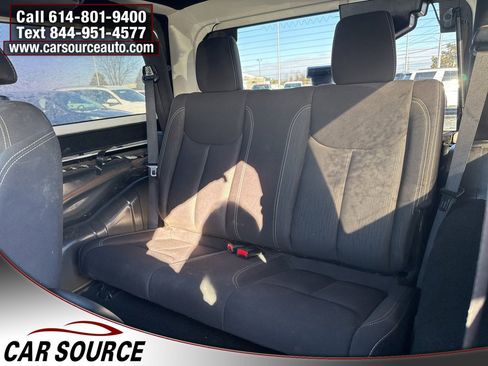 Used 2018 Jeep Wrangler Sahara w/ Connectivity Group image 26