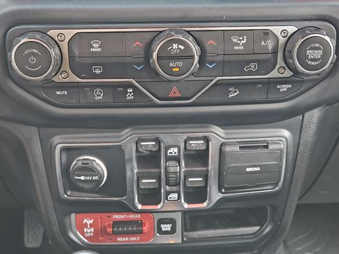 Used 2019 Jeep Wrangler Unlimited Rubicon AWD/4WD image 18