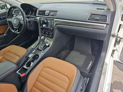 Used 2018 Volkswagen Passat 2.0T SEL Premium FWD image 31