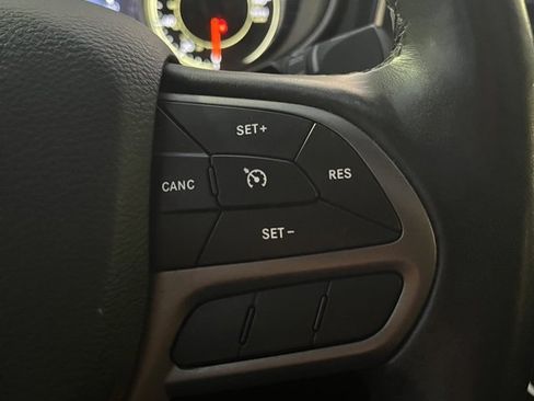 Used 2021 Jeep Cherokee Latitude Lux w/ Sun & Sound Group image 13