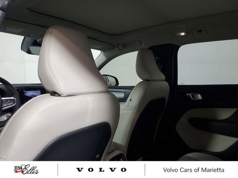 Used 2026 Volvo XC40 B5 Ultra w/ Climate Package image 15