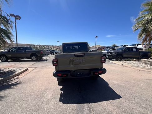 Used 2020 Jeep Gladiator Rubicon AWD/4WD image 4