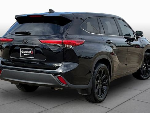 Used 2023 Toyota Highlander LE image 13