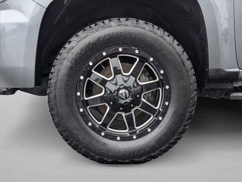 Used 2018 GMC Canyon SLE w/ SLE Convenience Package image 20