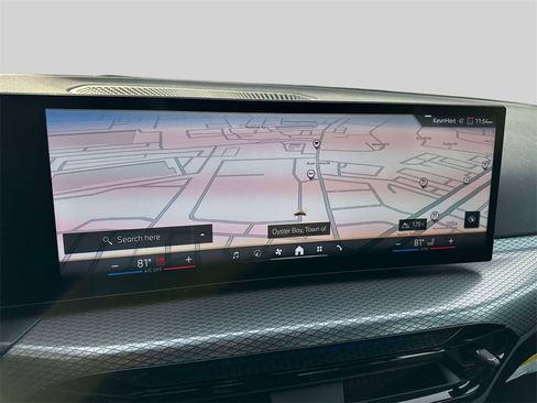 Certified 2025 BMW 330i xDrive Sedan w/ Convenience Package image 21