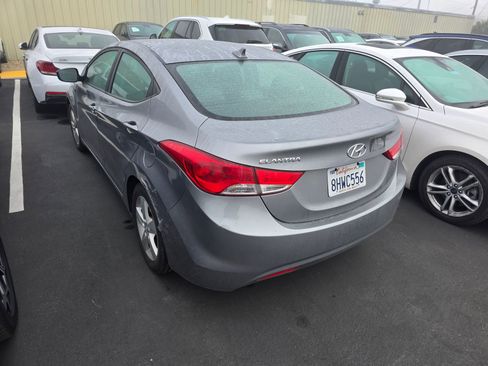 Used 2013 Hyundai Elantra GLS w/ Preferred Pkg image 4