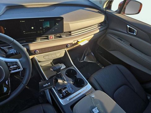 New 2026 Kia Carnival EX image 22