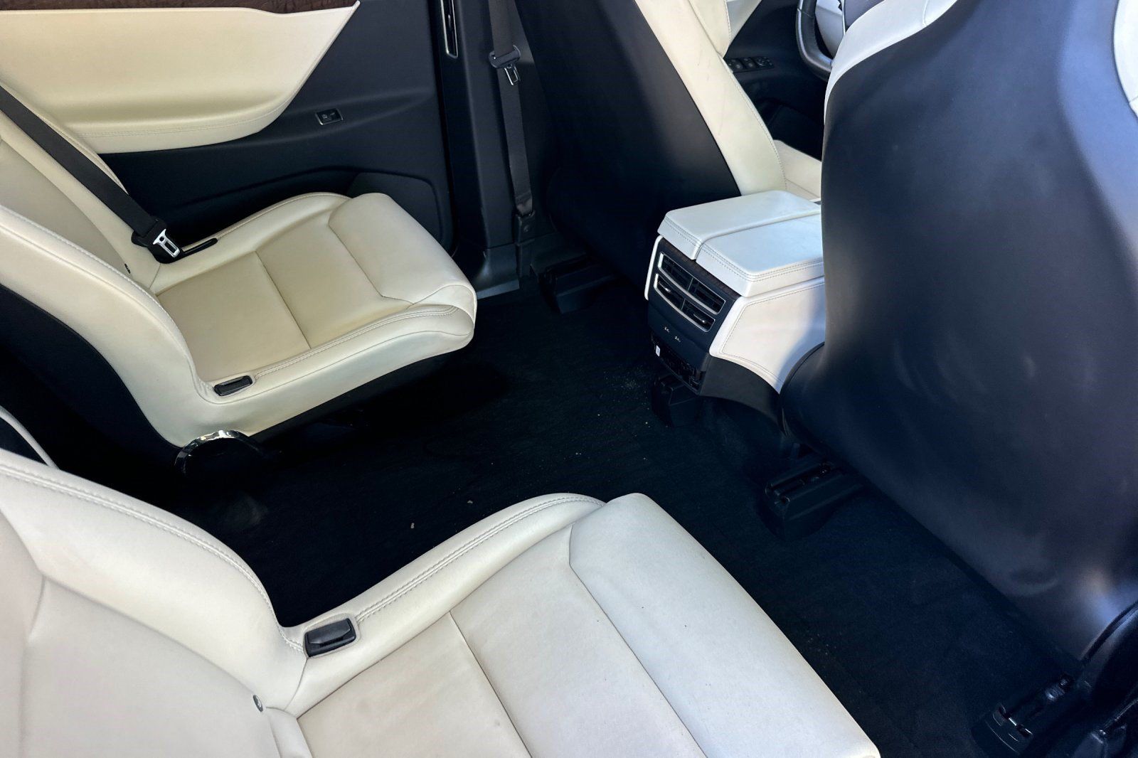 Used 2018 Tesla Model X 75D AWD/4WD image 33