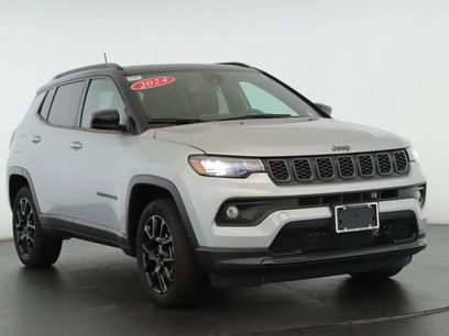 Used 2024 Jeep Compass Latitude w/ Sun and Sound Group