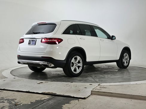 Used 2018 Mercedes-Benz GLC 300 4MATIC image 3