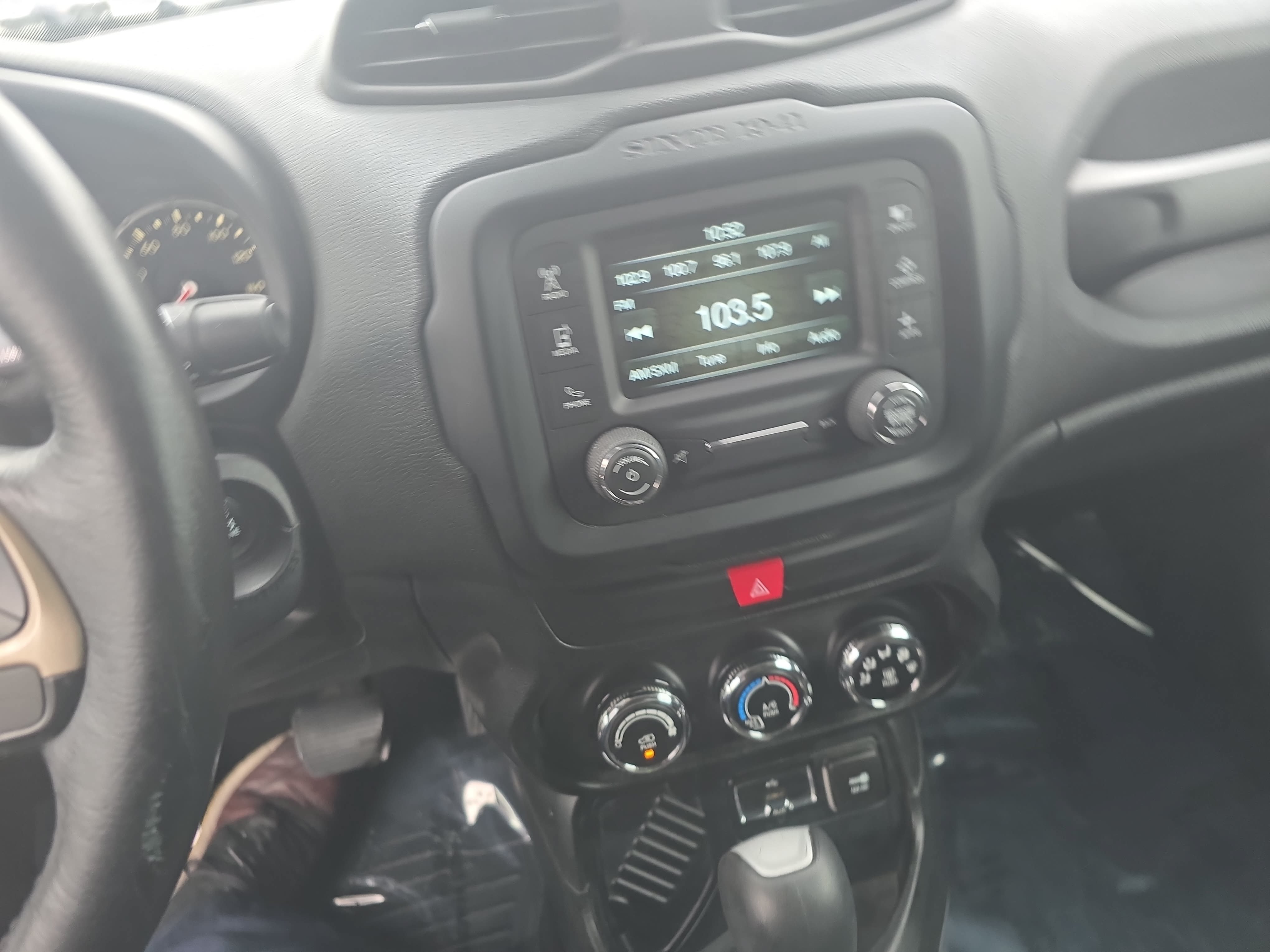 Used 2016 Jeep Renegade 75th Anniversary FWD image 19