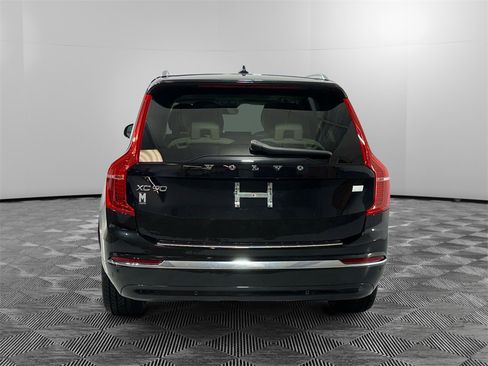 Used 2023 Volvo XC90 T8 Plus w/ Protection Package Premier image 4