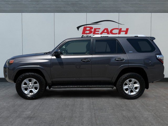 Used 2018 Toyota 4Runner SR5 AWD/4WD image 7
