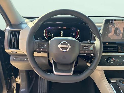New 2026 Nissan Pathfinder SL FWD image 11