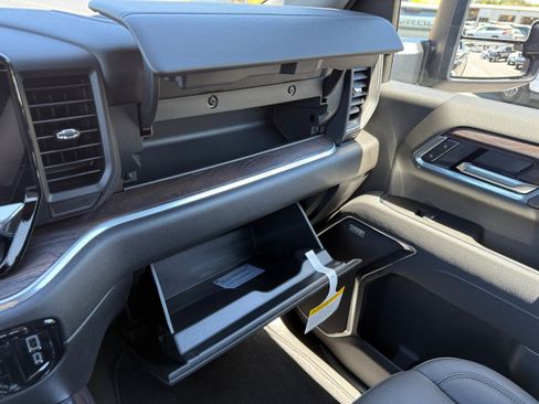 New 2025 GMC Sierra 2500 SLT w/ SLT Premium Package image 21