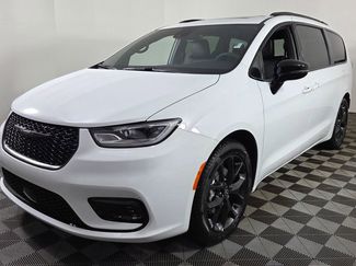 New 2026 Chrysler Pacifica Limited w/ S Appearance Package video 3