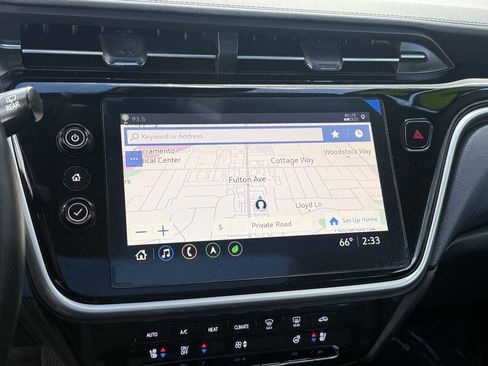 Used 2022 Chevrolet Bolt EUV Premier w/ Sun & Sound Package image 11