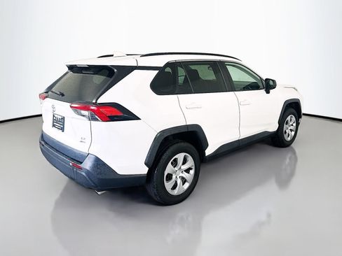 Used 2021 Toyota RAV4 LE AWD/4WD image 7