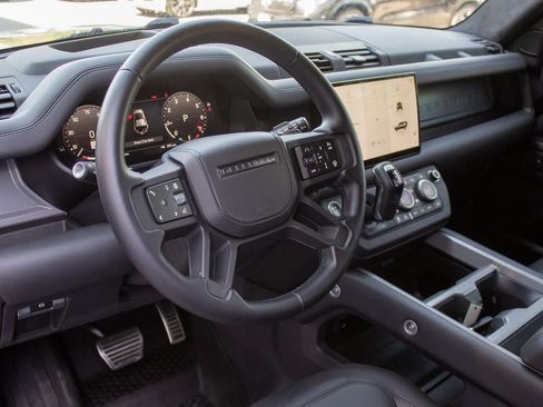 Used 2025 Land Rover Defender 110 V8 AWD/4WD image 11
