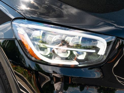 Used 2021 Mercedes-Benz GLC 300 4MATIC w/ Premium Package image 10
