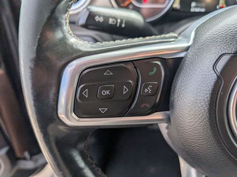 Used 2019 Jeep Wrangler Unlimited Sahara w/ Uconnect 4C Nav & Sound Group AWD/4WD image 16
