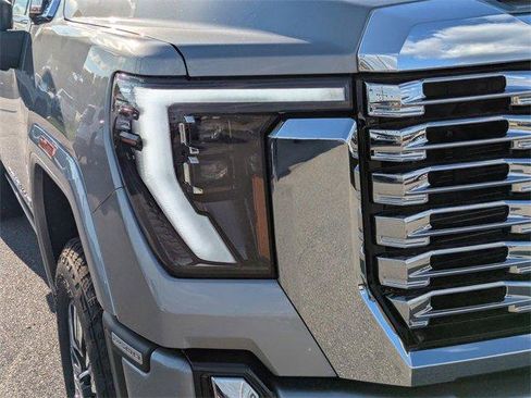 New 2025 GMC Sierra 2500 Denali w/ Denali Reserve Package image 11