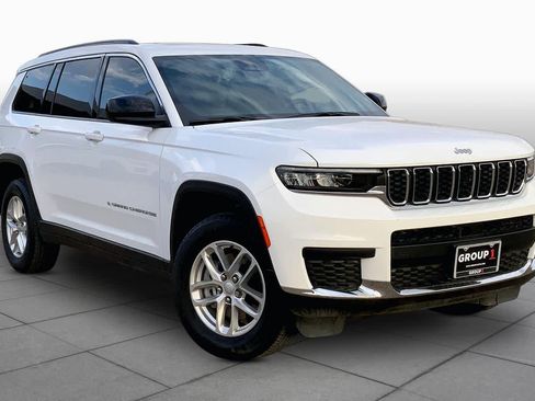 Used 2025 Jeep Grand Cherokee L Laredo RWD image 3