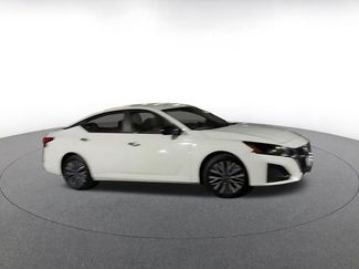 Used 2025 Nissan Altima 2.5 SV video 2