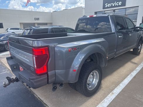 Used 2022 Ford F350 Platinum w/ FX4 Off-Road Package AWD/4WD image 4