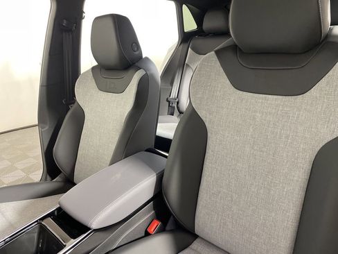 New 2026 Volkswagen ID.4 Pro AWD/4WD image 18