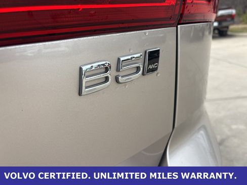 Certified 2025 Volvo XC60 B5 Plus image 9