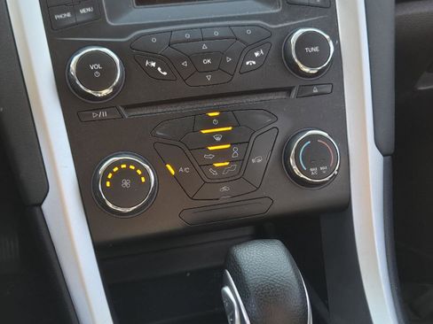 Used 2015 Ford Fusion SE w/ Equipment Group 201A image 23