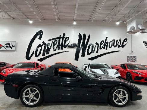 Used 2002 Chevrolet Corvette Convertible w/ Preferred Equipment Group2 RWD image 9
