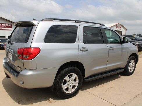 Used 2017 Toyota Sequoia SR5 AWD/4WD image 8