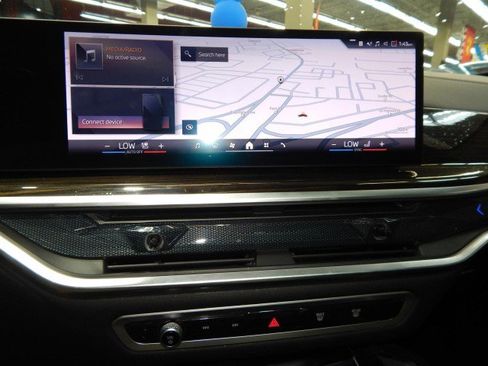 Used 2025 BMW X6 xDrive40i image 28