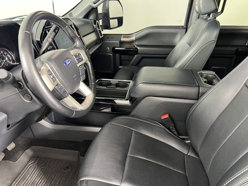 Used 2022 Ford F250 Lariat w/ Black Appearance Package AWD/4WD image 4