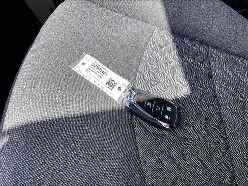 Used 2023 Chevrolet Equinox LT AWD/4WD image 30