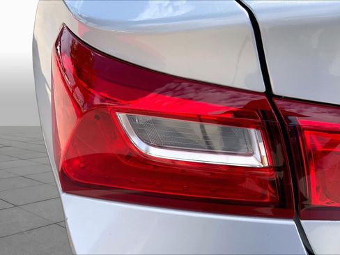 Used 2022 Chevrolet Malibu LS w/ Driver Confidence Package II FWD image 28