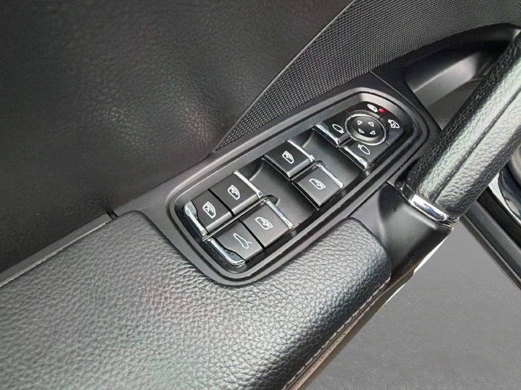 Used 2018 Porsche Cayenne Platinum Edition AWD/4WD image 19