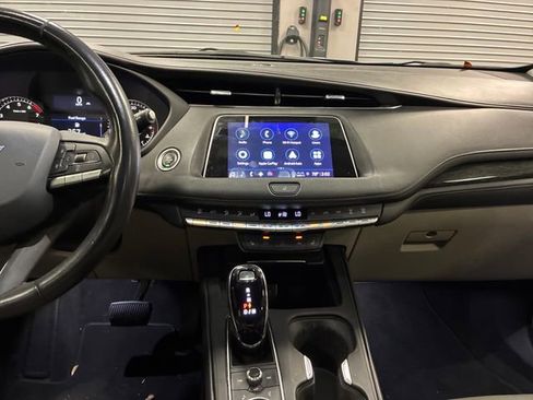 Used 2023 Cadillac XT4 Premium Luxury w/ Cold Weather Package FWD image 18