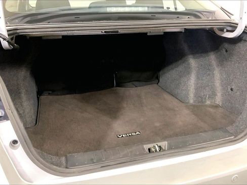 Used 2025 Nissan Versa SV FWD image 4