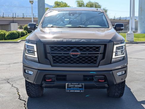 Used 2021 Nissan Titan PRO-4X w/ Pro-4x Convenience Package AWD/4WD image 8