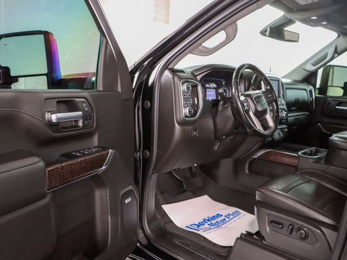 Used 2023 GMC Sierra 2500 Denali image 3