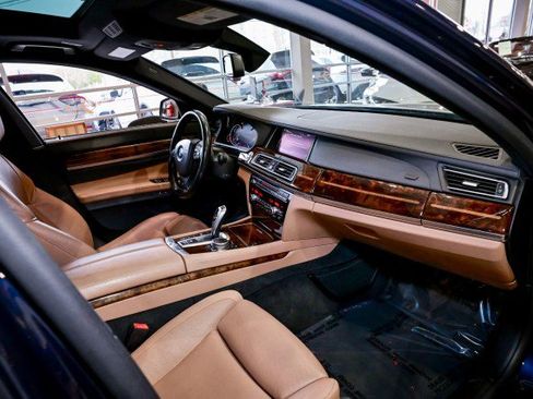Used 2015 BMW 740Li xDrive image 24